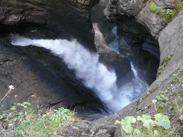 2009 09 18 alpinetour 2009 motorhome rubywedding trummelbachfalls 136 jpg