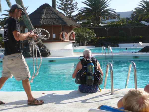 2009 03 20 holidays lanzarote lanzarote 2009 scuba 105 jpg