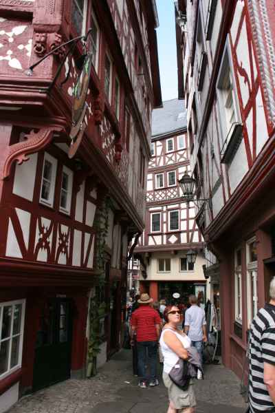 2011 09 05 rhine in flames trip bernkastel kues denise sykes motorhome 057 jpg