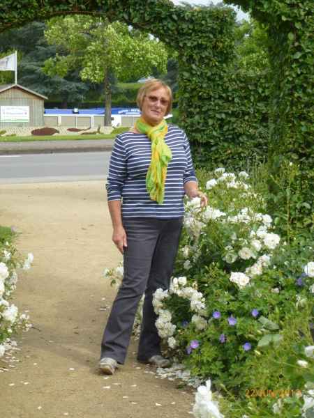 2013 06 22 chateau gontier denise sykes flowers france2013 plants 121 jpg