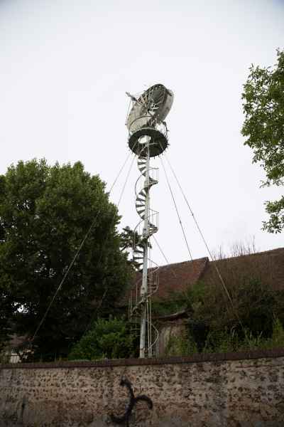 2014 07 09 brezolles france2014 motorhome windmill turbine 039 jpg