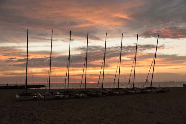 2014 07 19 boats chatelaillion france2014 motorhome sky 101 jpg