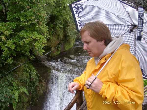 2002 09 27 denise sykes madeira 2002 walking 069 jpg