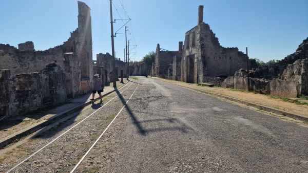 2023 09 07 denise sykes oradour sur glane 201 