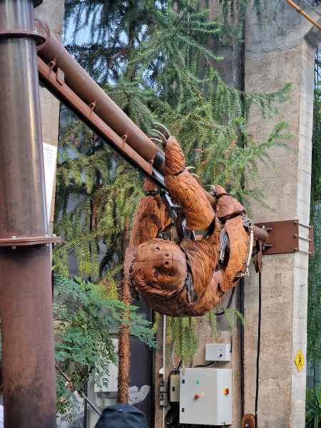 2023 09 13 les machines de l ile nantes sloth 028 