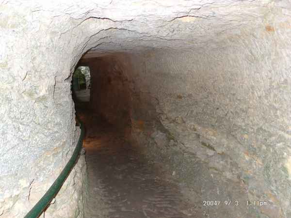 2004 09 03 caves dordogne eyzies france goldwing tremolat 2004 walking 101 jpg