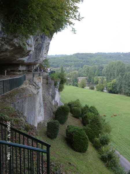 2004 09 03 caves dordogne eyzies france goldwing tremolat 2004 walking 105 jpg