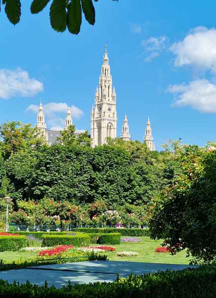 2025 06 30 1026 danube cruise vienna volksgarten 161  2