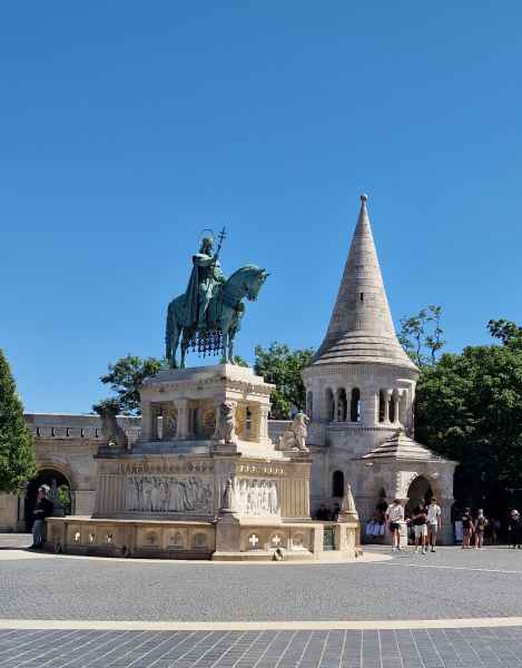 2025 07 02 1457 budapest danube cruise 300  2