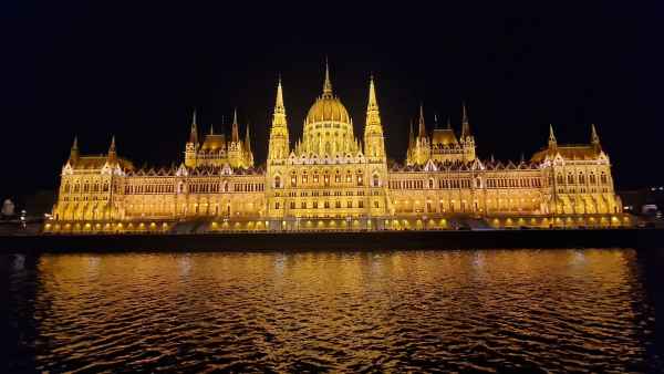 2025 07 02 2202 budapest danube cruise 320  2