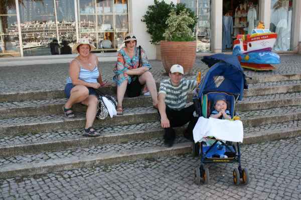 2007 10 10 algarve 2007 denise sykes harrylangridge mathewlangridge villamoura 048 jpg